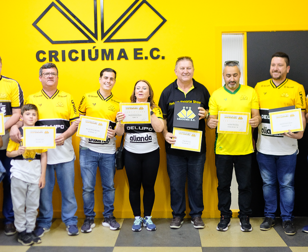 Representantes dos consulados do Tigre recebem certificado