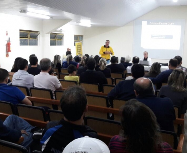 Reunião com pais dos alunos da Escolinha