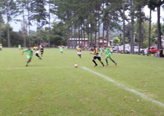 Sub-12 goleia em Três Coroas