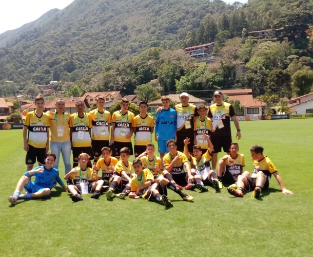 Sub-13 avança em torneio da CBF