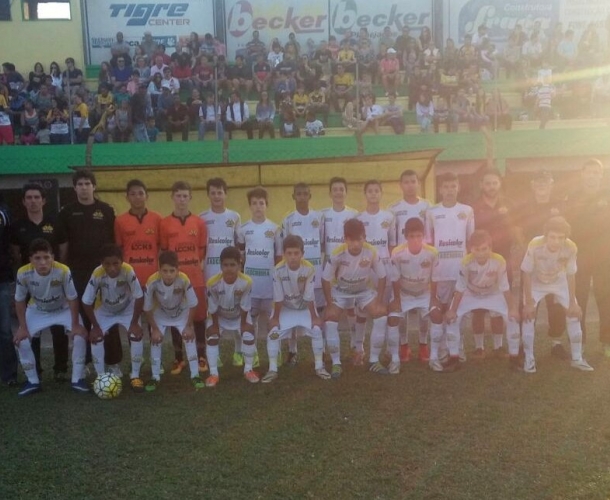 Sub-13 é vice em disputa nacional