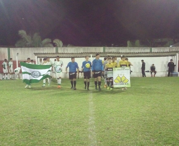 Sub-13 supera o Palmeiras e é finalista
