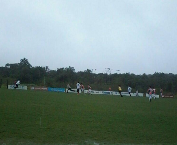 Sub-15 goleia o Joinville