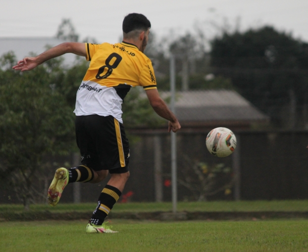 Sub-17 goleia e está nas quartas da Copa SC