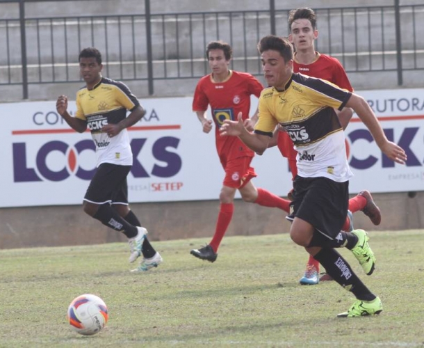 Sub-17 goleia Inter de Lages