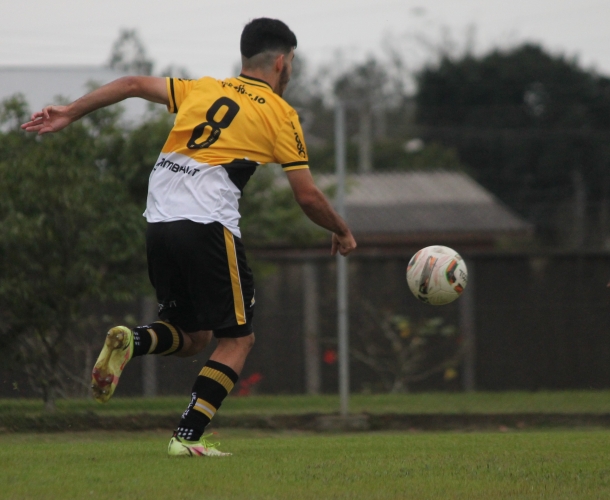 Sub-17 tem resultado negativo na ida das semifinais