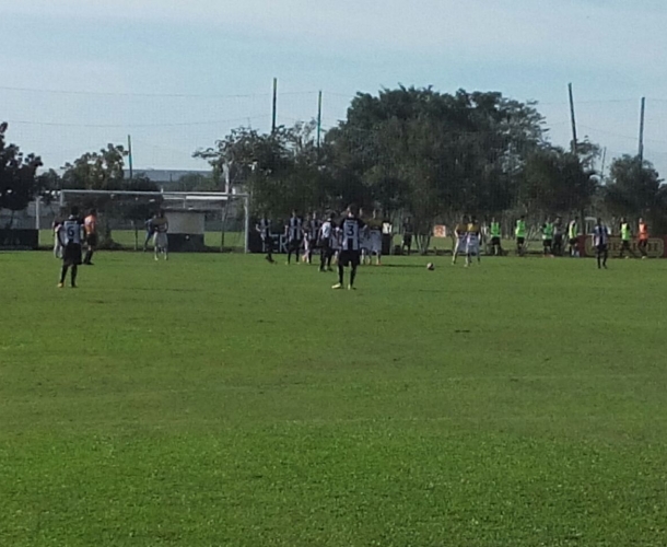 Sub-17 vence a quarta seguida