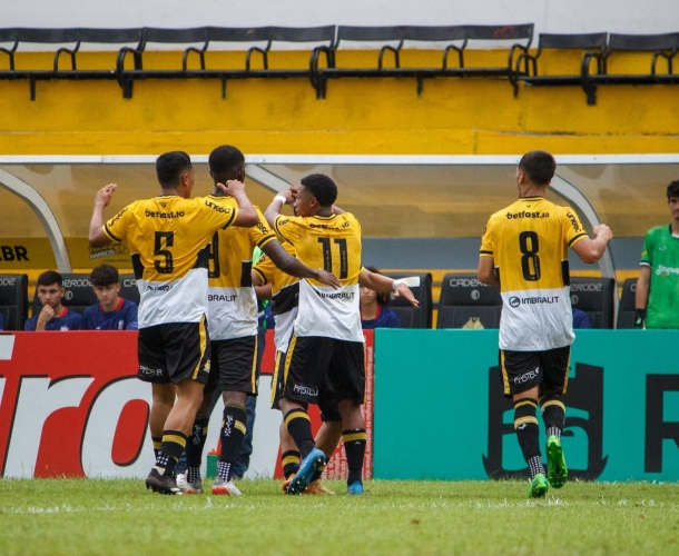 Sub-17 vence de virada no HH pela Copa SC