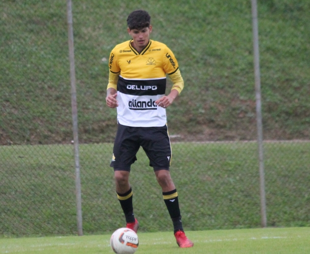 Sub-17 vence fora de casa na ida das quartas de final
