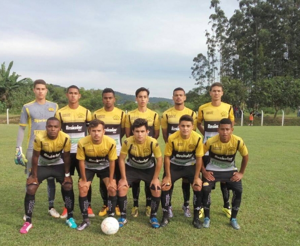 Sub-17 vence o Brusque fora de casa