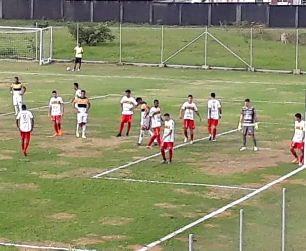 Sub-20 empata com o Brusque no CT