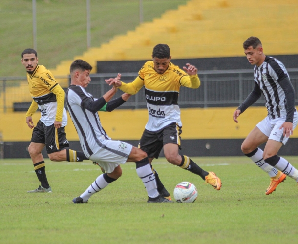 Sub-20 estreia com vitória no Catarinense
