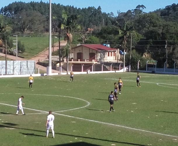 Sub-20 fica no empate fora de casa