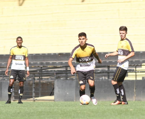 Sub-20 inicia duelo por título do Catarinense