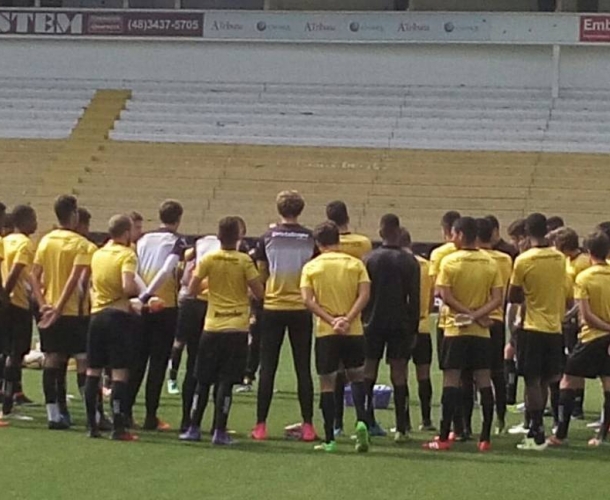 Sub-20 recebe a Chapecoense