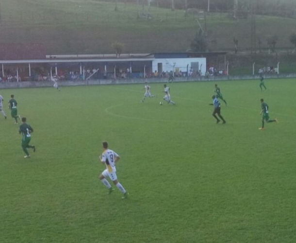 Sub-20 vence a terceira seguida