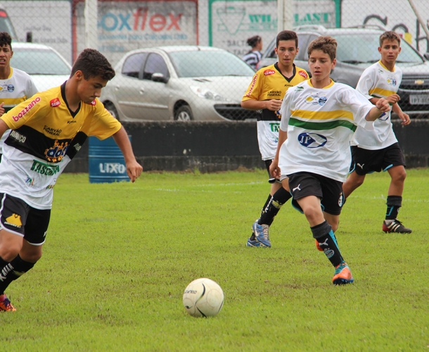 Sub-14 vence e fará final regional em Três Coroas