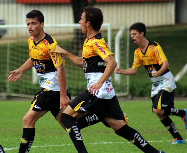 Sub-17 do Tigre vence a segunda no Catarinense