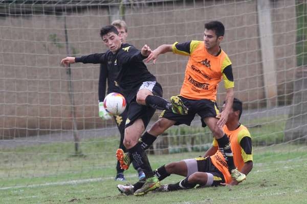 Sub-20 recebe o Inter em jogo treino