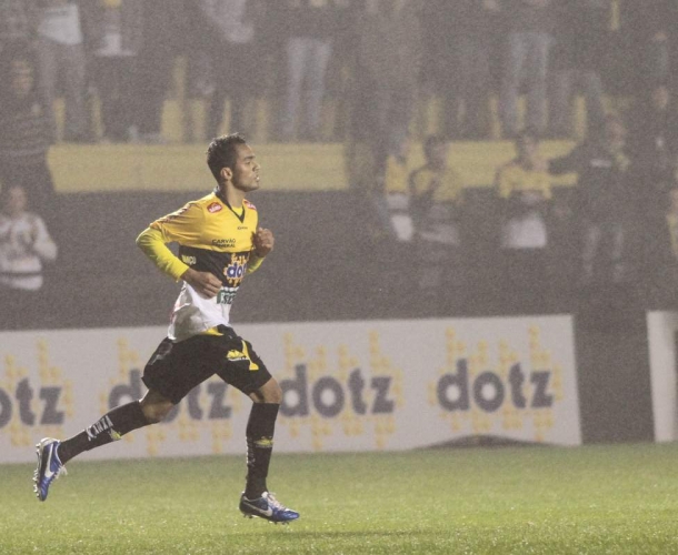 Sueliton é liberado para jogar