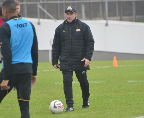 Tencati comanda treino técnico e tático
