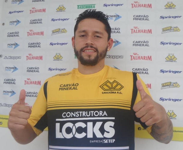 Tigre apresenta meia Élvis