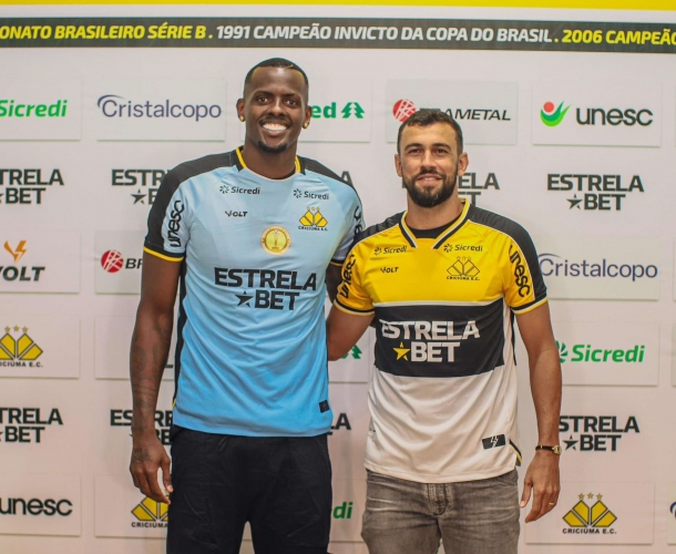 Tigre apresenta oficialmente Caíque e Luciano Castán