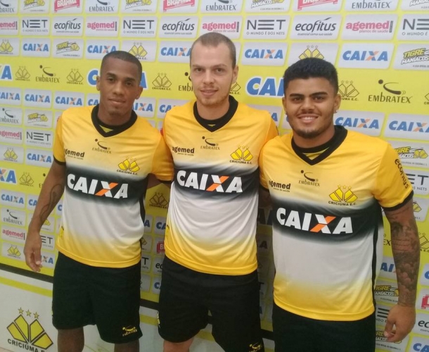 Tigre apresenta trio de atacantes