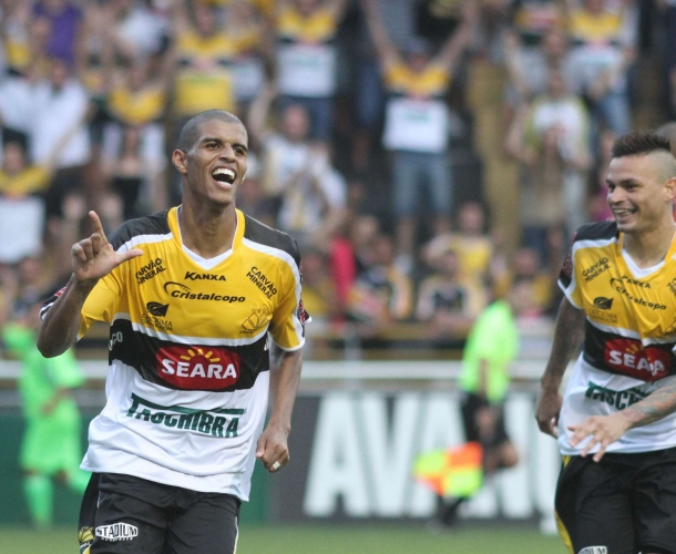 Tigre assume a liderança do returno