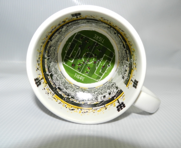 Tigre com nova Caneca Estádio