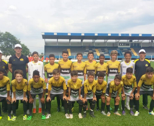Tigre conquista torneio em duas categorias
