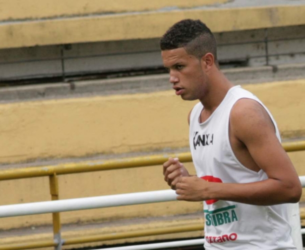 Tigre empresta zagueiro