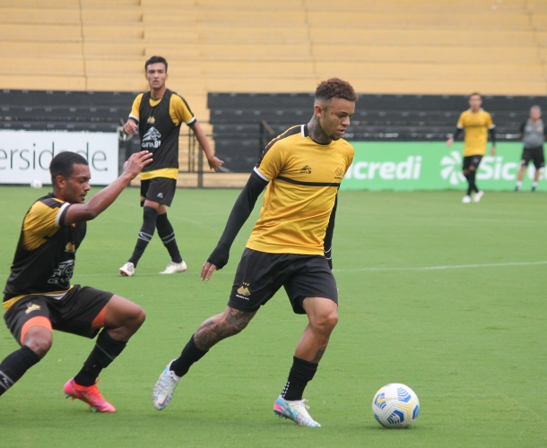 Tigre faz treinamento no gramado do Majestoso