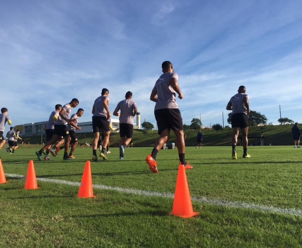 Tigre treina finalizações e parte tática