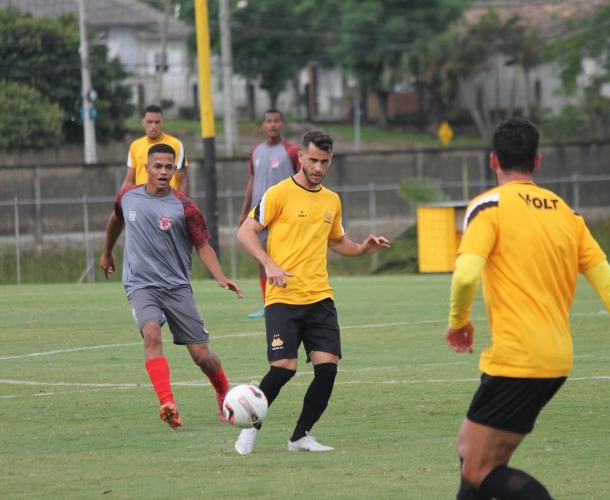 Tigre vence coletivo contra o Hercílio no CT