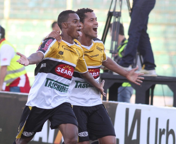 Tigre vence e se garante na semifinal