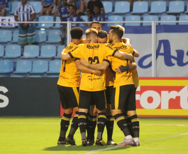 Tigre vence o Avaí na Ressacada 