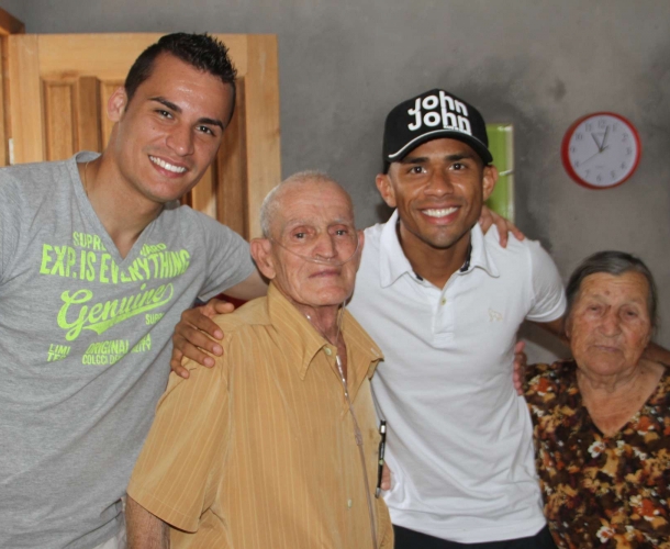Torcedor realiza sonho de conhecer atletas do Tigre