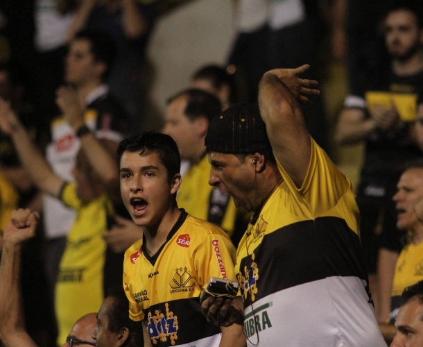 Torcida esgota os 10 mil ingressos promocionais 