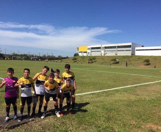 Torneio do Projeto Tigrinhos reúne 17 equipes no CT