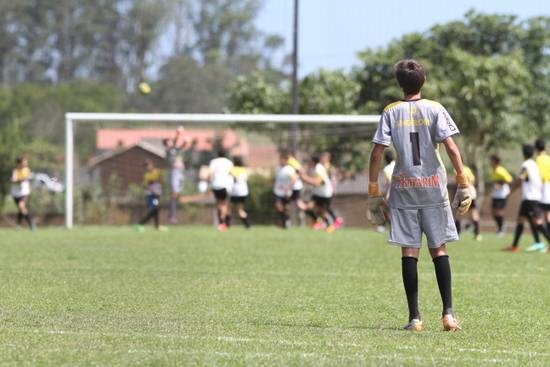 Torneio reúne 200 crianças no CT