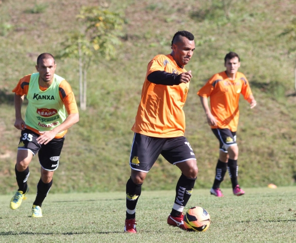 Trabalho de ataque e defesa no CT