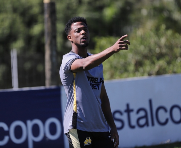 Treinamento tático e viagem para o Rio