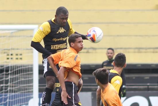 Treino coletivo movimentado no Majestoso