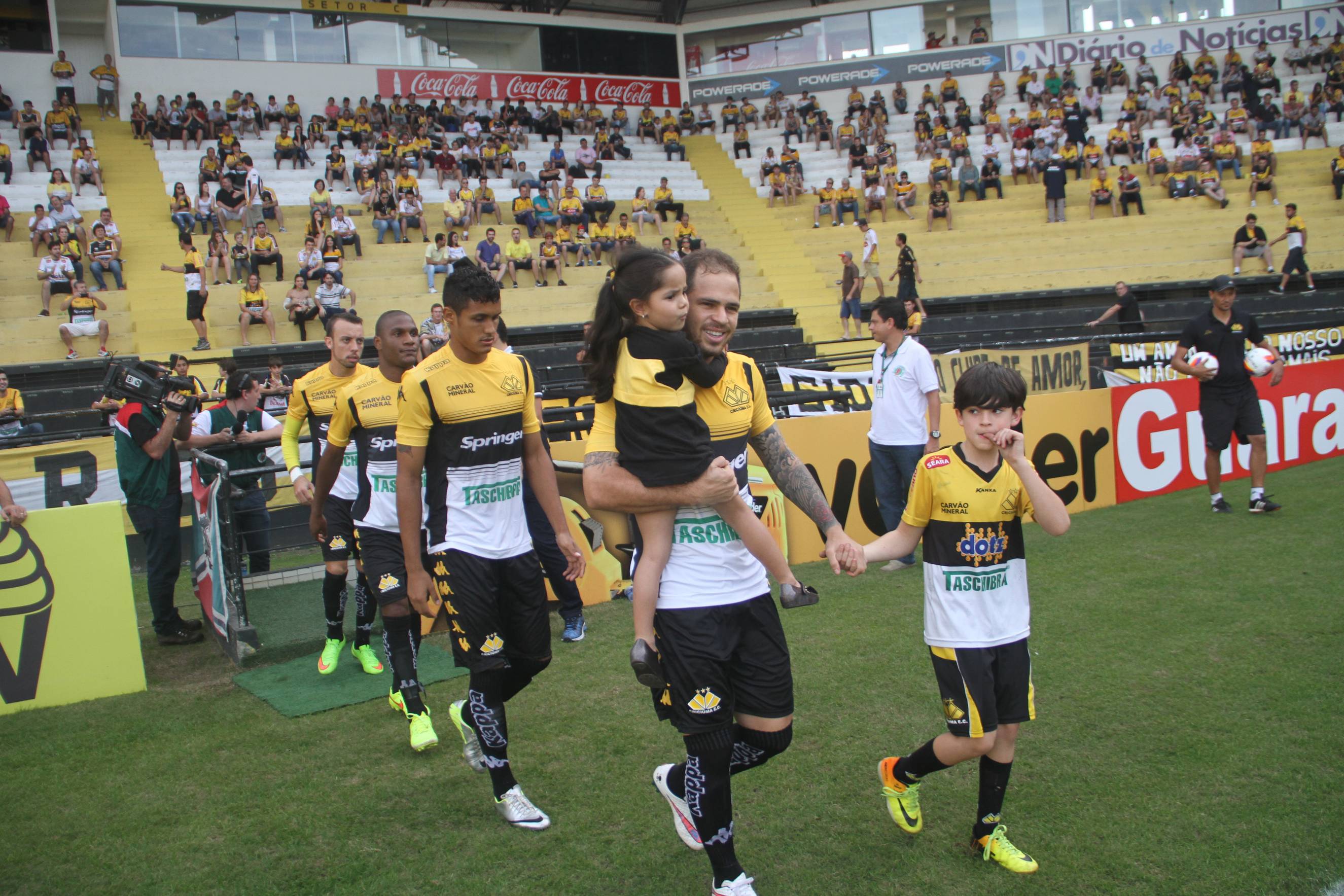 Crianças - Criciúma x Macaé - 06/06