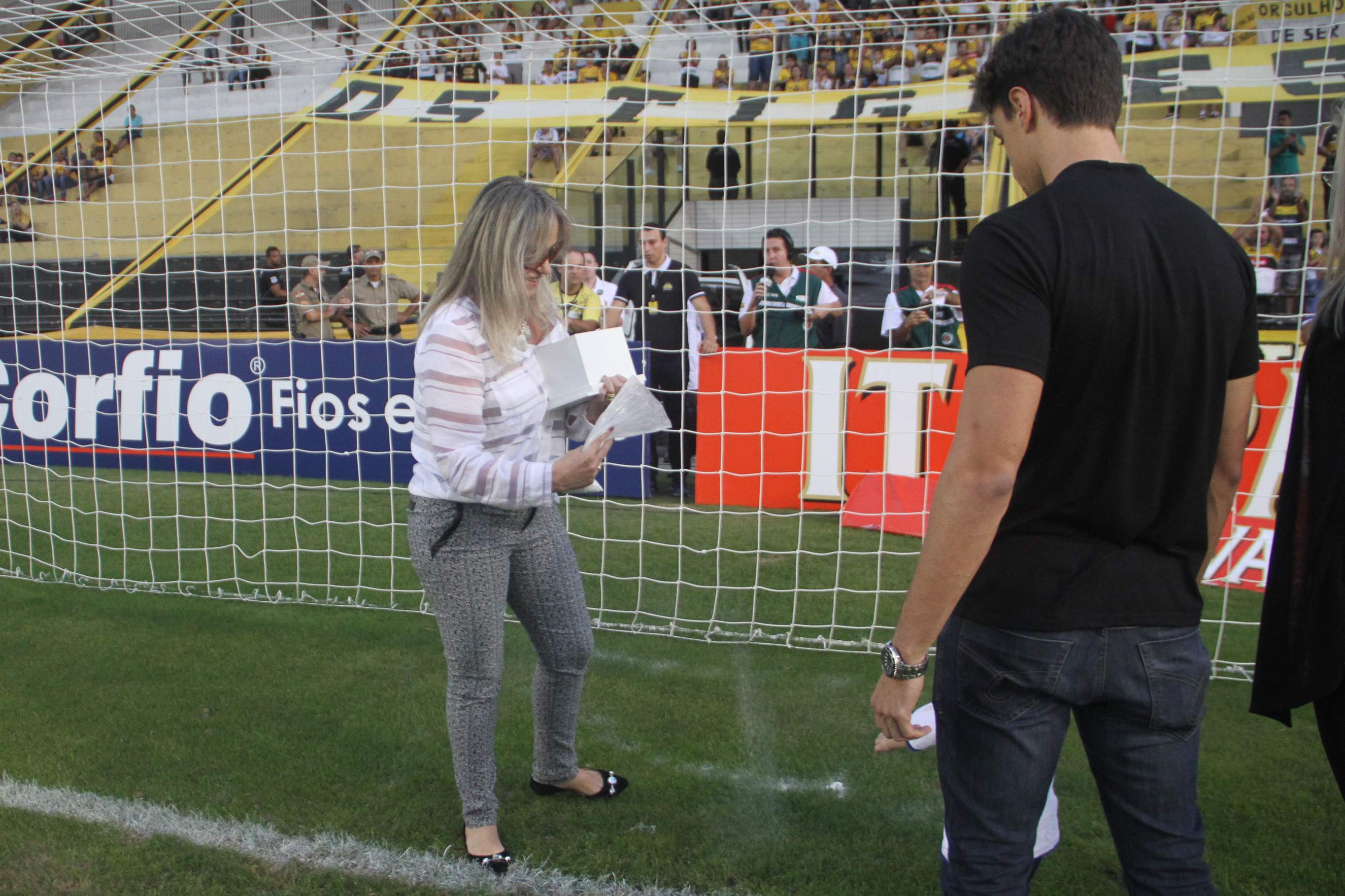 Homenagem e aplausos para Alexandre