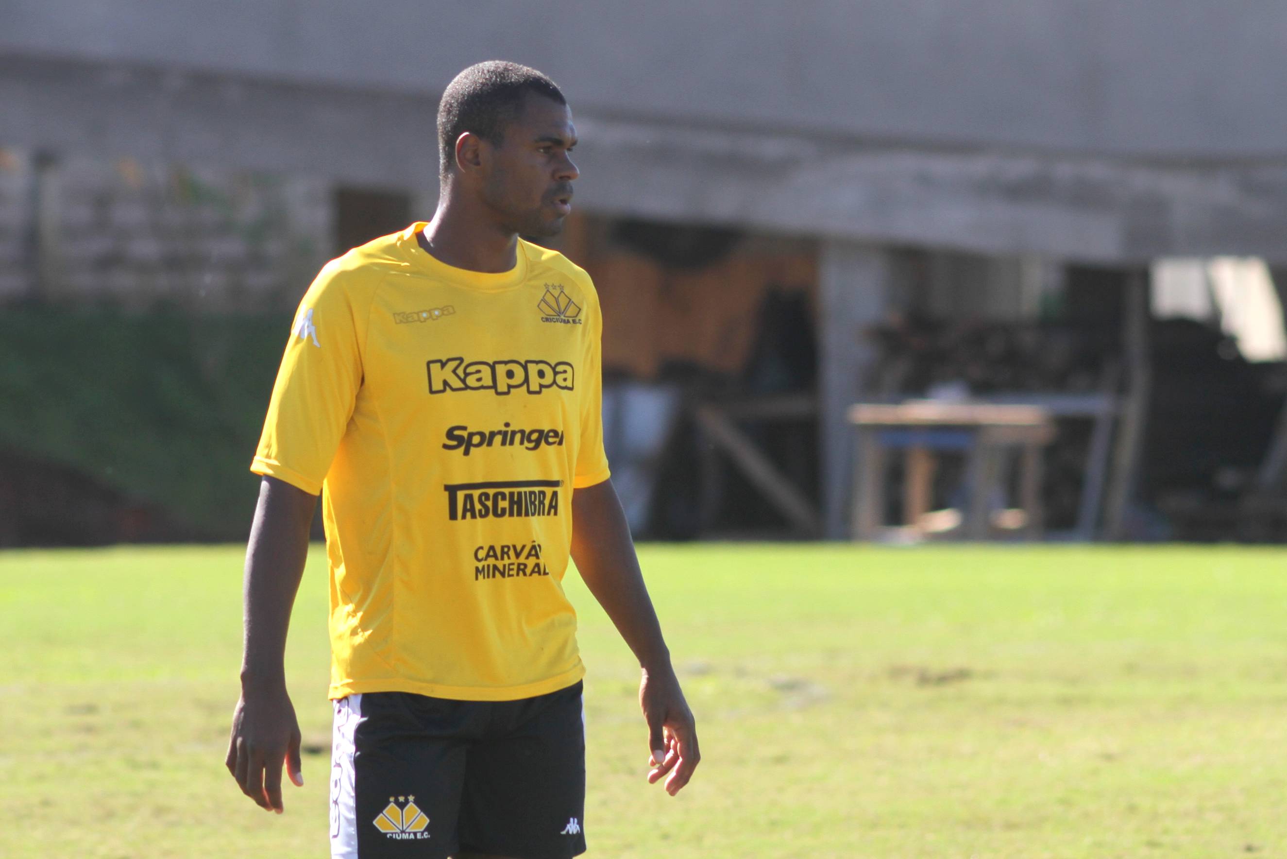 Criciúma enfrenta o Botafogo no Rio