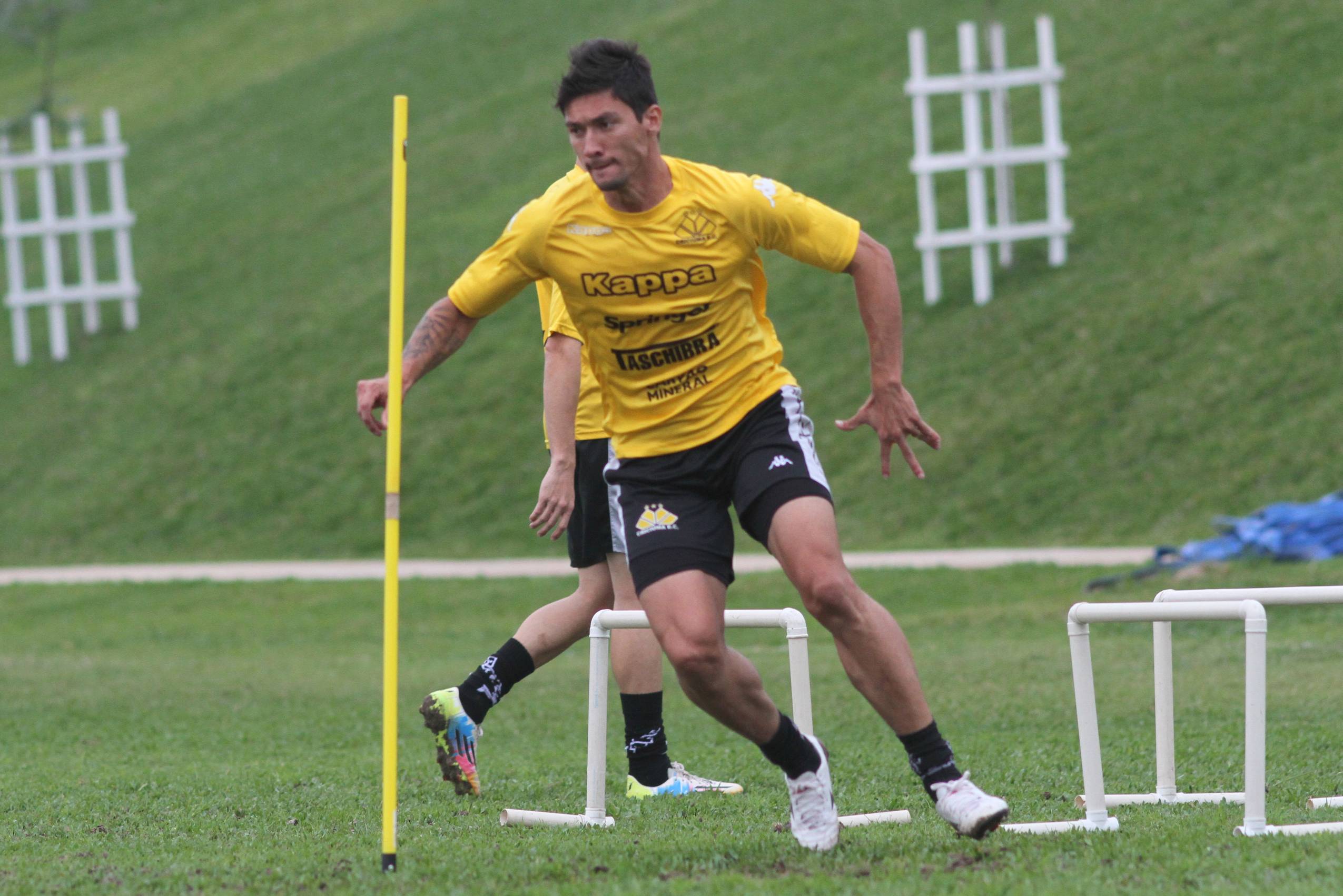 Criciúma se reapresenta e treina no CT