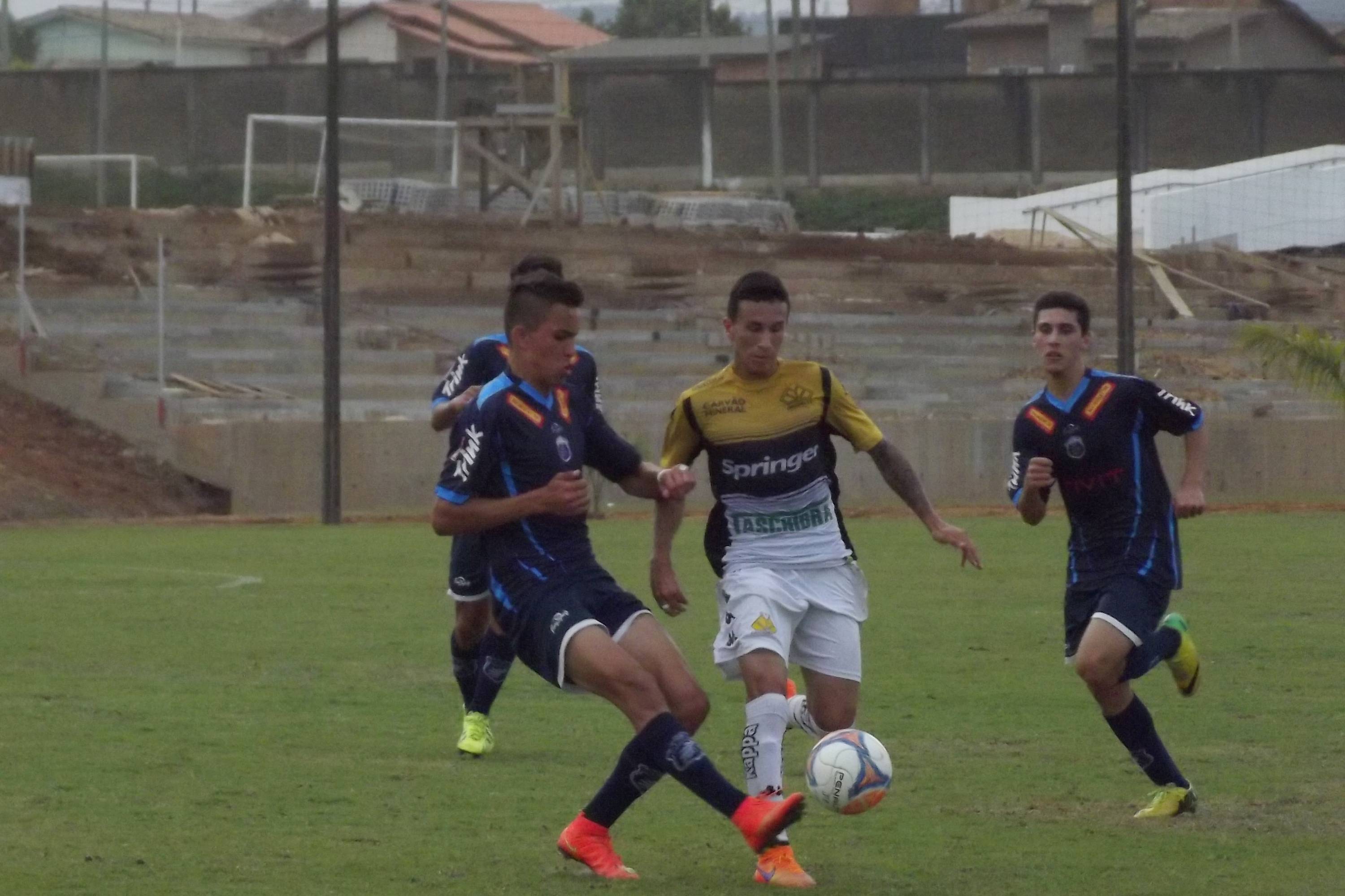 Júnior do Criciúma goleia o Guarani (SC)