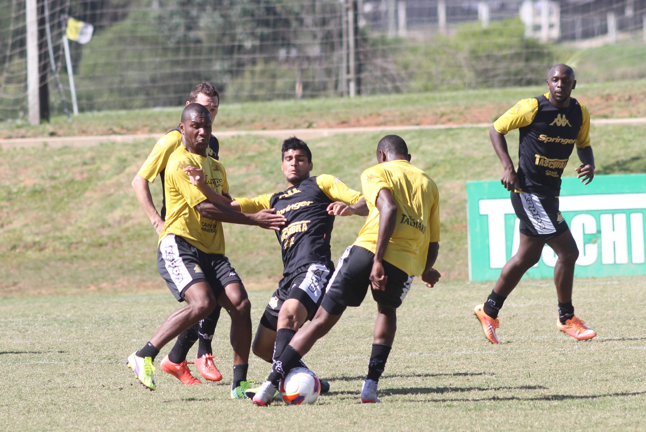 Treino tático para ajustar o time